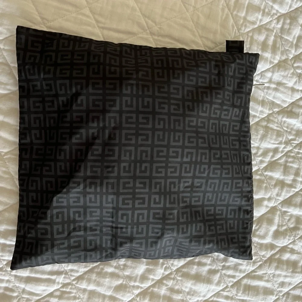 Givenchy 4G Logo-Print 2-Piece Bikini - Picture 9 of 13